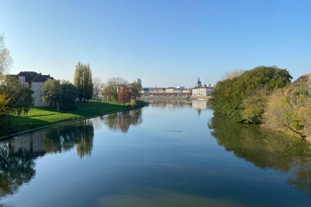 Le Cyrius Appartement Chalon-sur-Saône Buitenkant foto